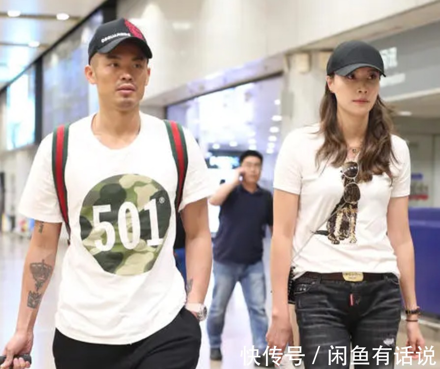 t恤|谢杏芳1米78的身高真占优势,穿牛仔裤腿又细又长,配白T也好惹眼