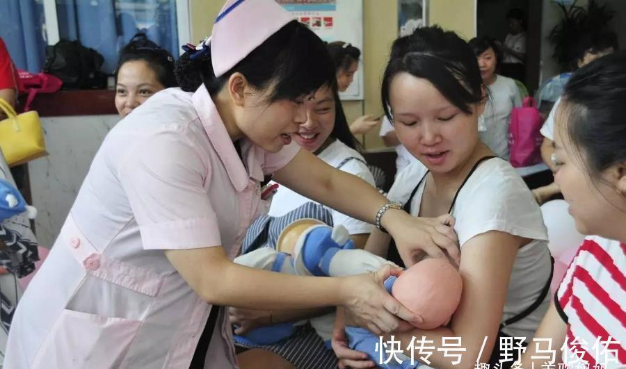 橄榄球|宝宝喝母乳经常“躺喂”?殊不知娃深受其害,新手父母更要注意