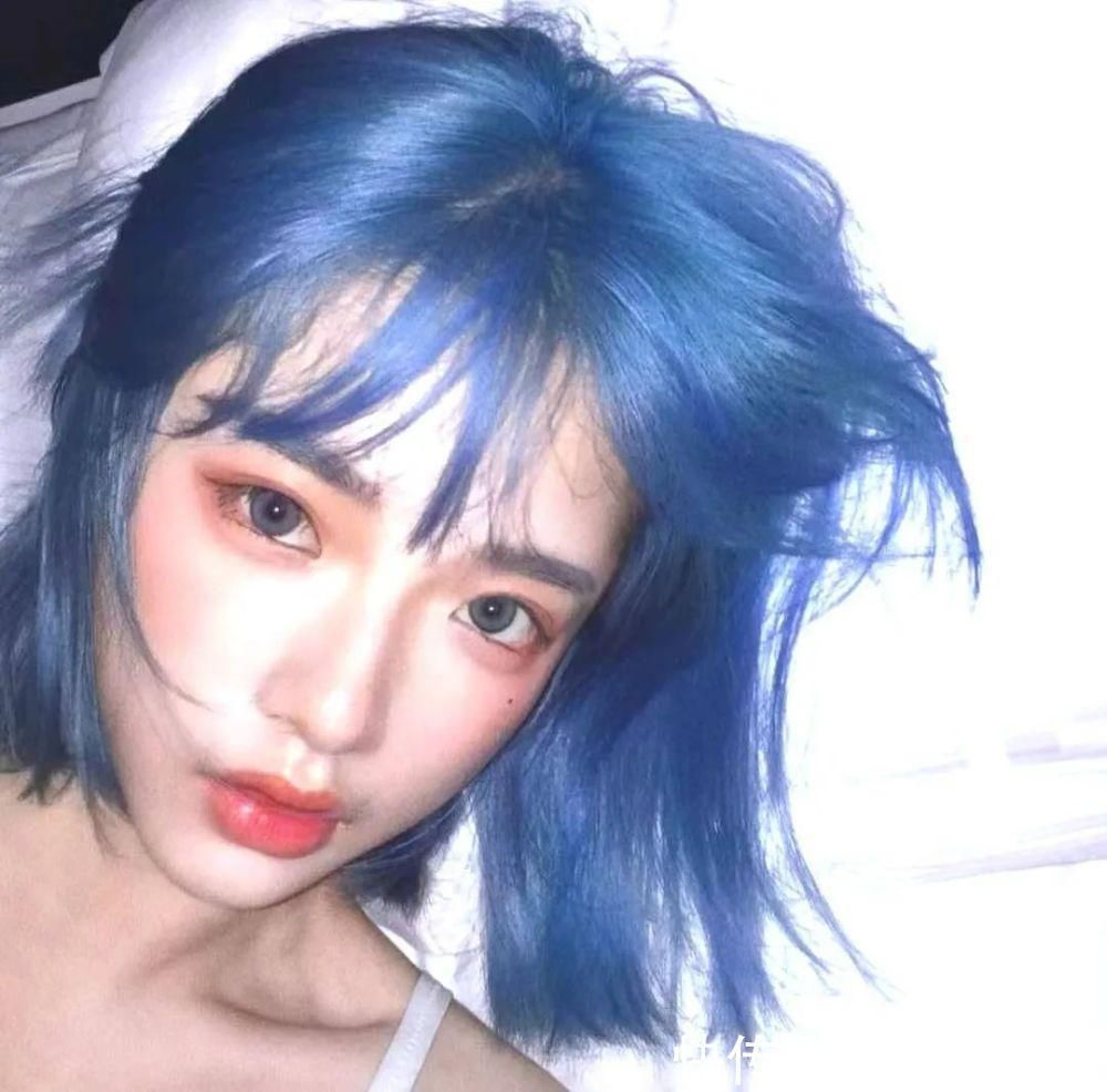 姐妹|新年最火最显白的发型,全靠这几种发色!!