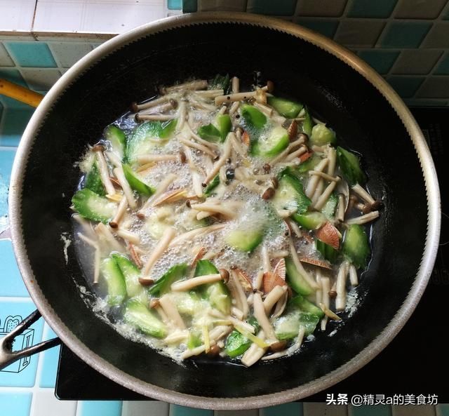 汤水|对付秋燥必喝的汤,3样食材煮一锅,清甜鲜美,好喝无负担身体棒