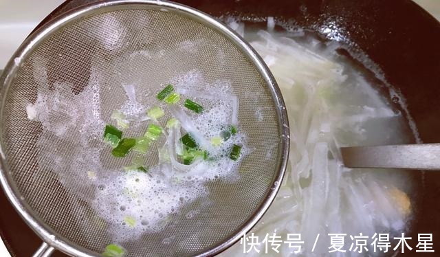 白萝卜|海味萝卜丝汤,在家做鲜美可口,营养又健康!
