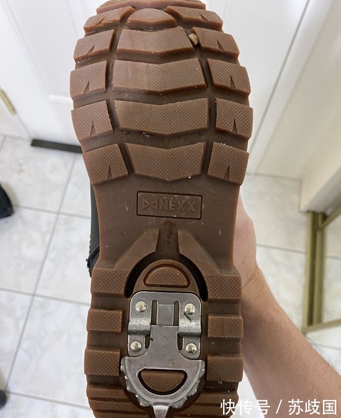 我们的生活|50个人性的国外设计,日本卫生间设计得太贴心,再也不怕丢东西