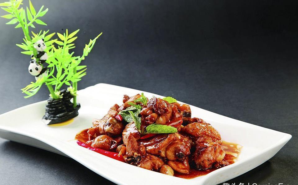 鸡肉|简单做的三杯鸡,就不需要泡菜年糕了,火锅就更无法比了!