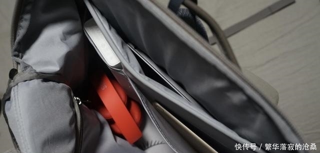 35个矿泉水瓶制作的背包——STOCKHOLM城市背包简评