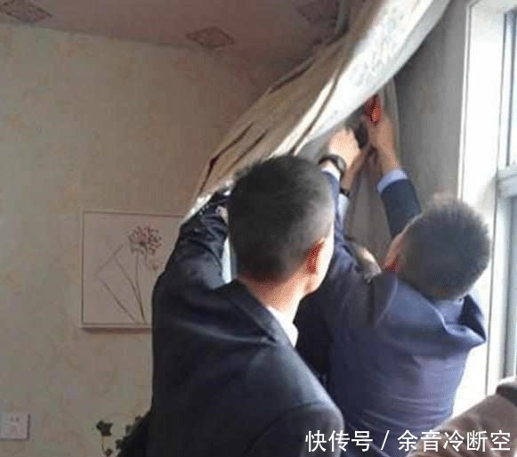 伴娘|“最缺德”伴娘火了,看到婚鞋藏的地方,网友想挖新娘墙角!