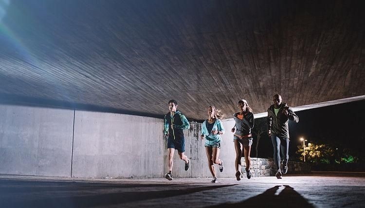 跑步|跑者切记重点在跑步的时候，千万要避免这4点