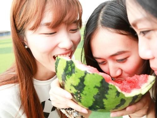 宁心静|不想被喊“大肚婆”,偷偷告诉你:这4种食物要少吃,运动要跟上