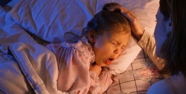 氨基酚|孩子出现发烧症状,家长要怎样处理?赶紧学起来