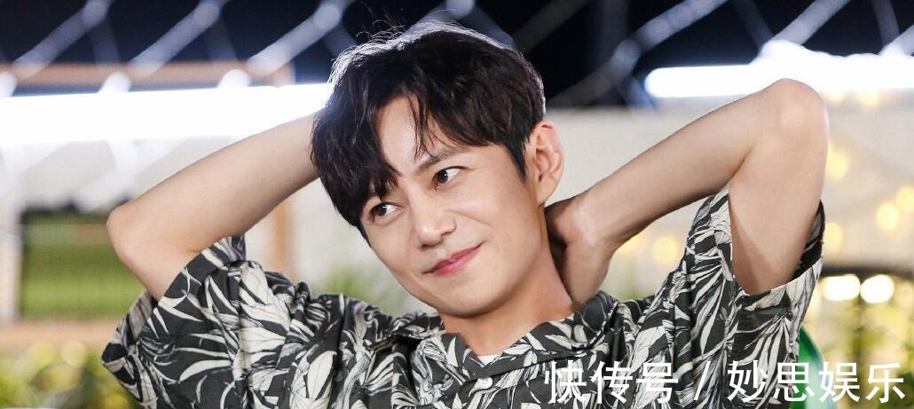 何炅憑什么能成為綜藝界的“定海神針”趙露思一語道破玄機(jī)