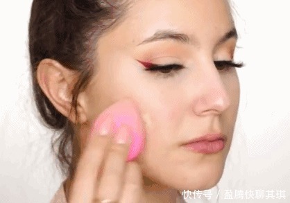 妆容|夏季出门就脱妆?那是你化妆手法出了问题,想要完美底妆的速度看