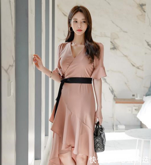 麂皮|女神孙允珠高清时尚搭配:麂皮雪茄泛棕纯黑系带仙女裙