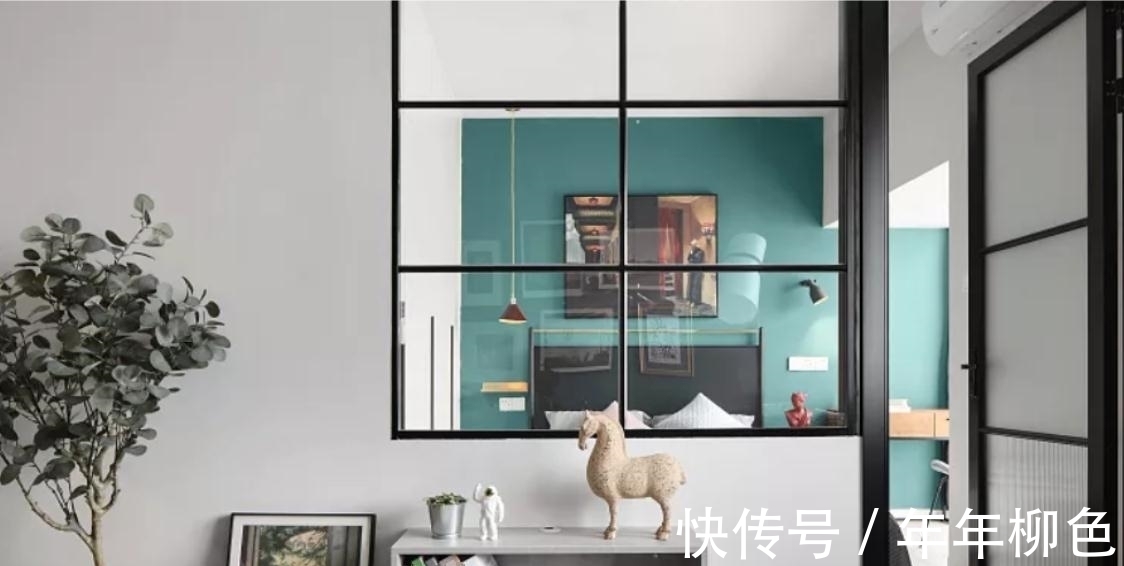 全屋|小户型别再瞎装！如今流行“不买”餐桌，隔墙改玻璃隔断，太实用