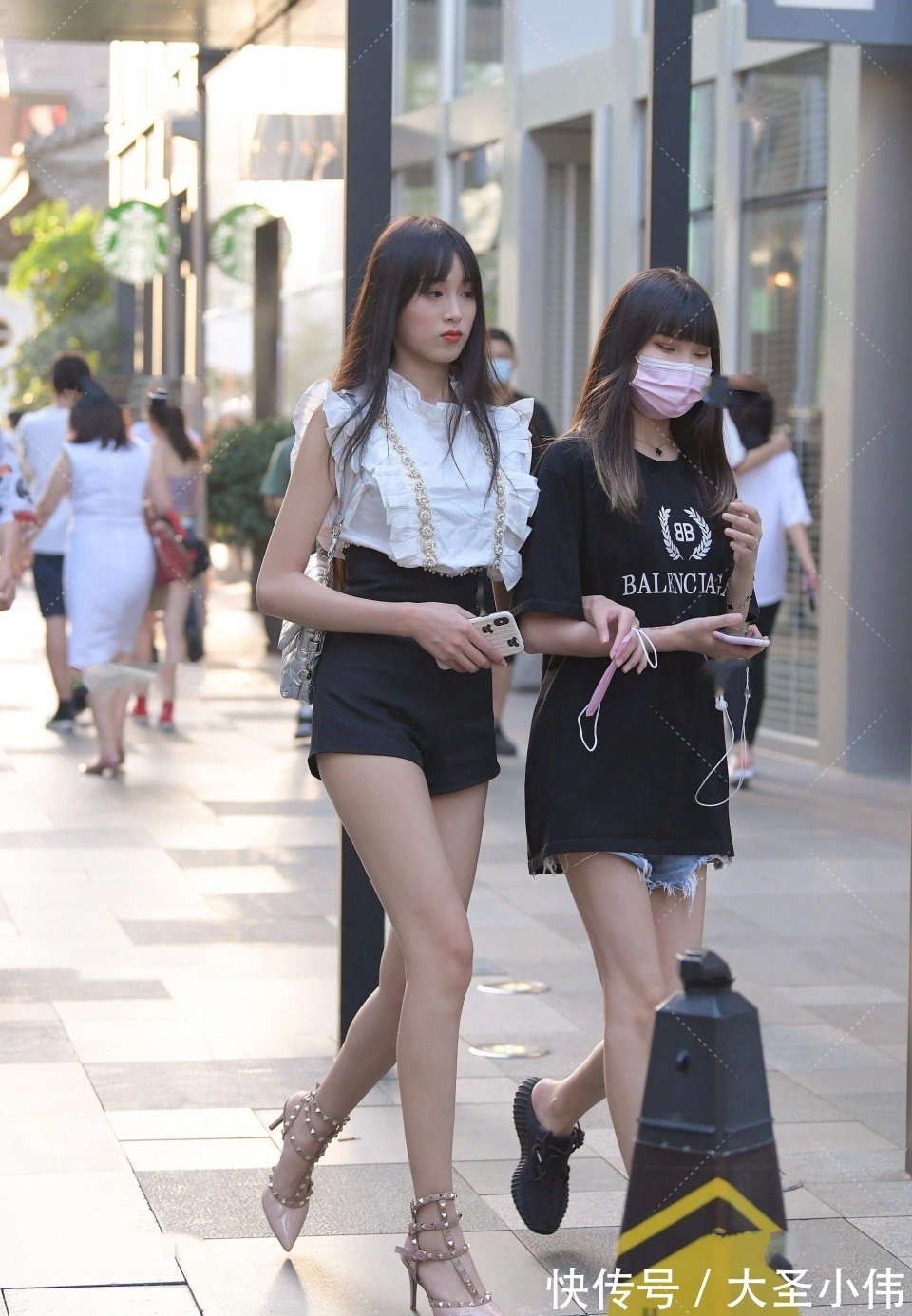 短裤|美女街拍:小姐姐浑身充满魅力,时尚靓丽充满高贵感,只有富人能娶得起吧