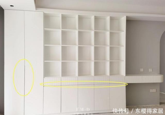 书桌|沙发后面这堵墙有作用了,打满2米9的储物柜,不就有了书柜书桌?
