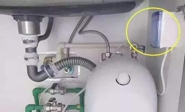 地方|资深电工老师傅提醒：家里这7个地方一定要装插座，宁多勿少！