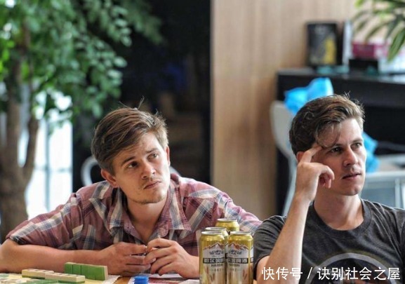 医生|人一老就活该生病?医生:每天补充这4类营养素,你活的能比我久