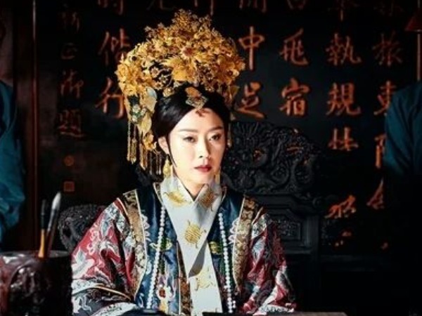 外孙女|慈禧五世外孙女照片曝光，百年之后又见“慈禧”，长得一模一样