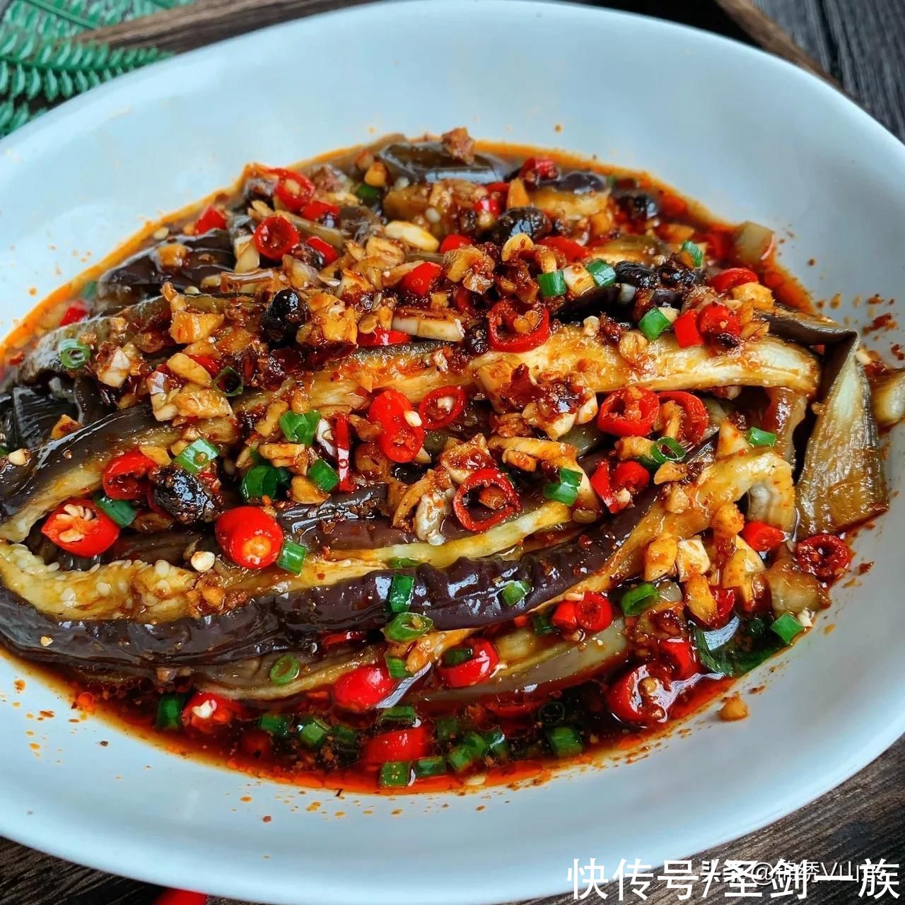 香味|家常菜怎么烧更好吃呢？厨师长教你小技巧，做出来香味扑鼻又下饭
