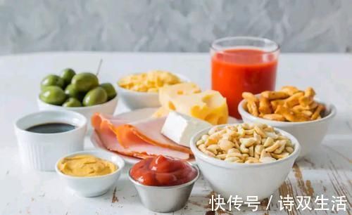 烟酒味|这几类人容易有“老人臭”!直言:40岁后做好以下事,老了也没味