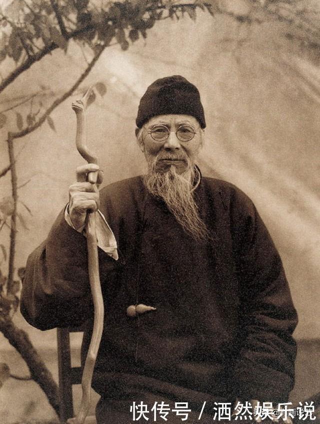 93岁齐白石手抖不停,画出一幅漏洞百出的画,却被专家誉为神作