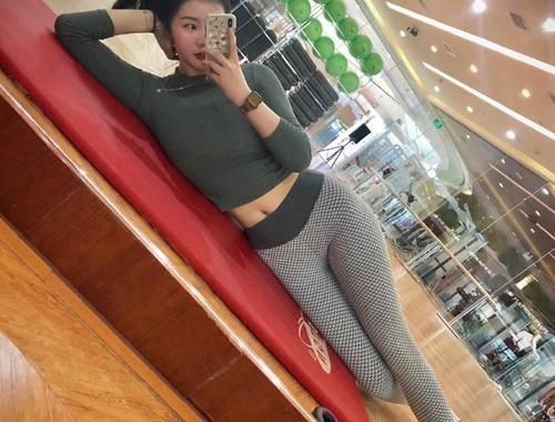 大长腿|“网红”健身美女身高177,勾勒出臀腿曲线,马甲线迷人!