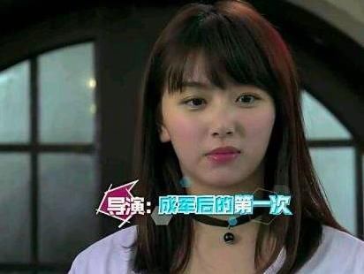  救场|孔雪儿618晚会遇舞台事故，裙子开了险滑落，淡定救场获赞无数