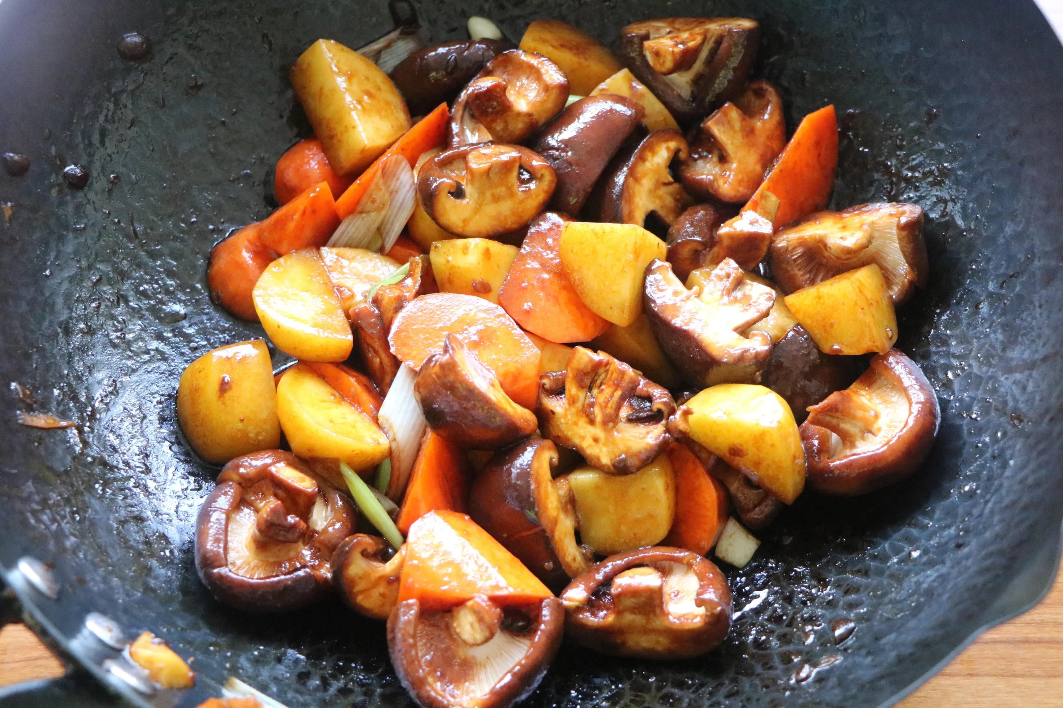 天气转凉,真的超爱一锅炖,一道菜5种食材,下饭又省力