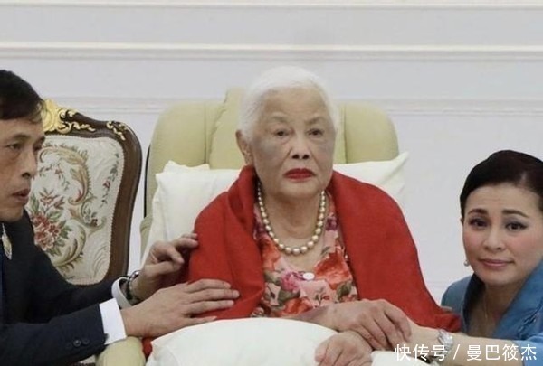 满身|25年前英女王出访泰国，诗丽吉满身珠翠好耀眼，整容脸还是输了