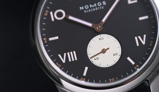 德系|万元级德系腕表标杆：NOMOS Club 738.S4