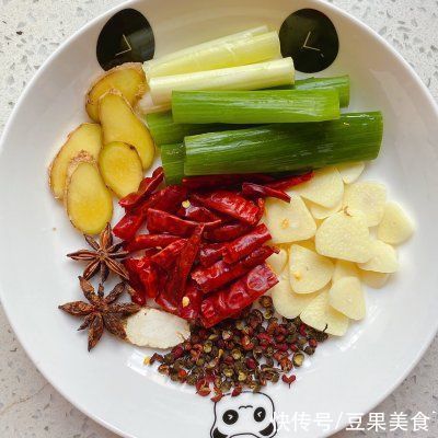500g料酒|暖胃又养生，一次吃三大碗都不过瘾的干煸麻辣鸡翅根