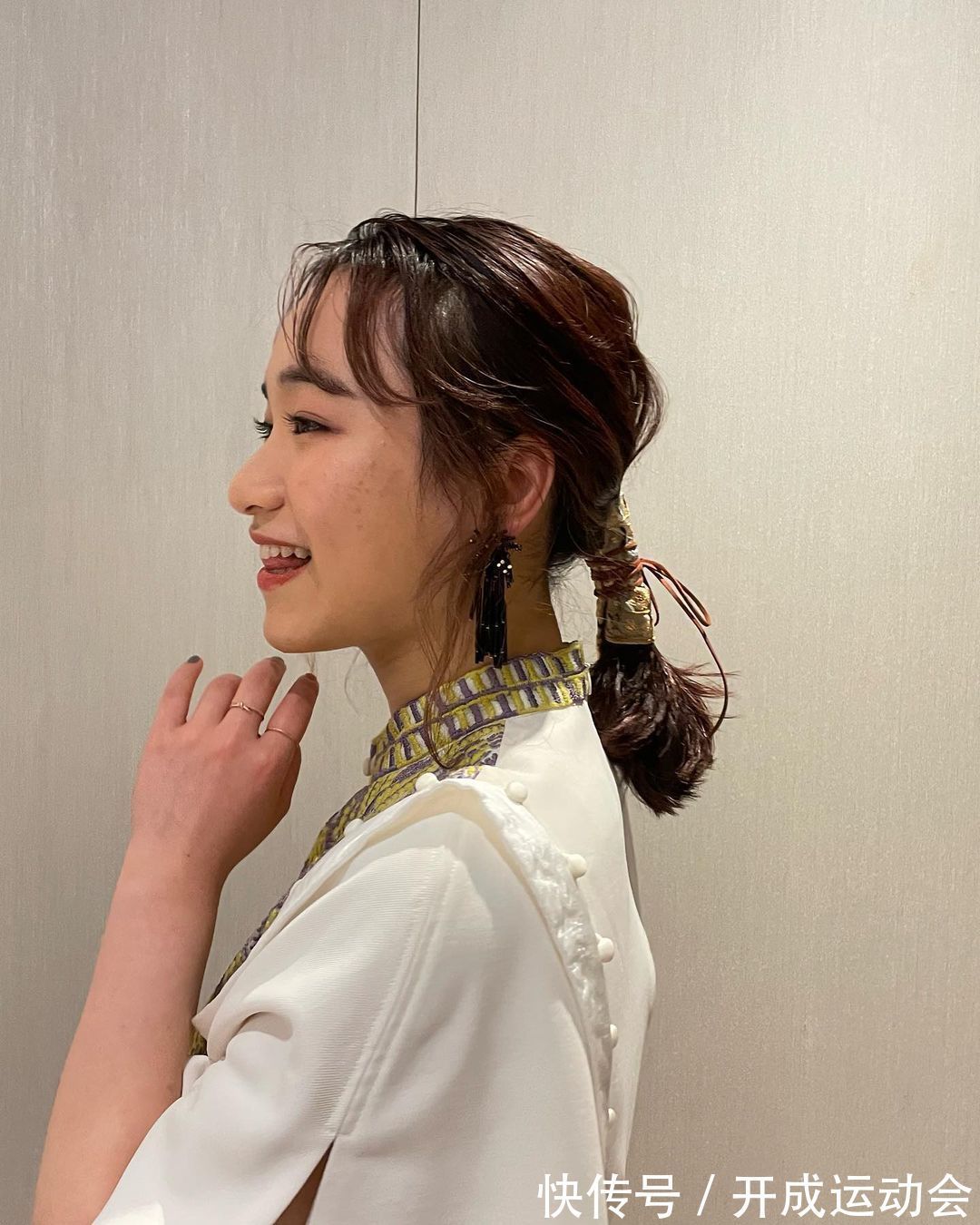 伊藤美诚|伊藤美诚新造型亮相,女王级高跟鞋:狂学中文,渴望战盛中国国乒