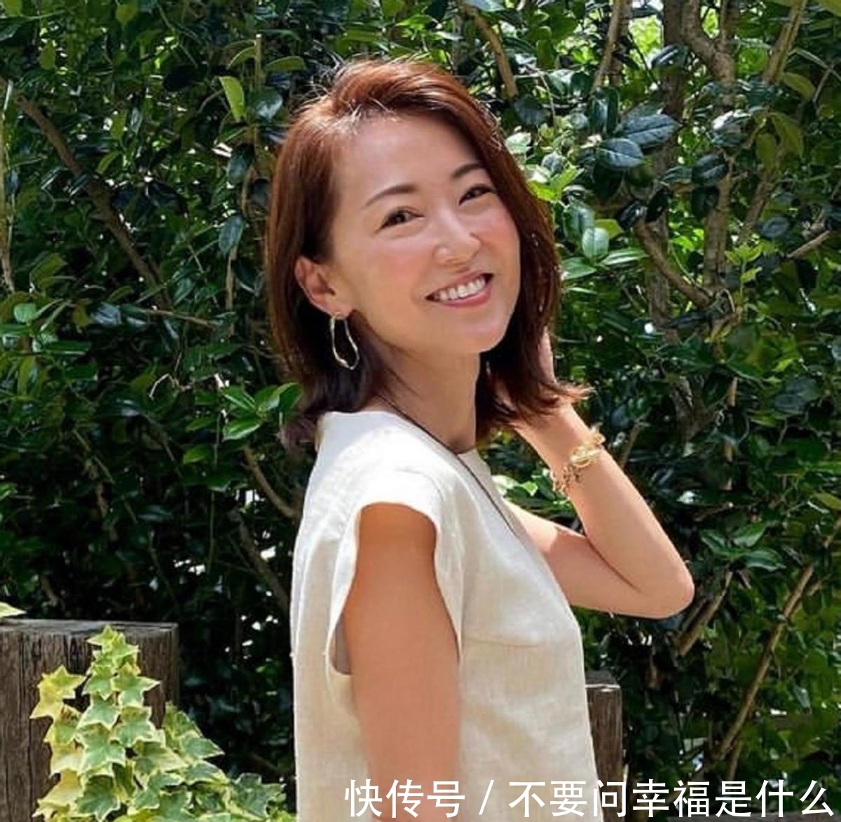 发型|女人50岁以后，剪发型要认准了，最好避开这3款！试试另外3种