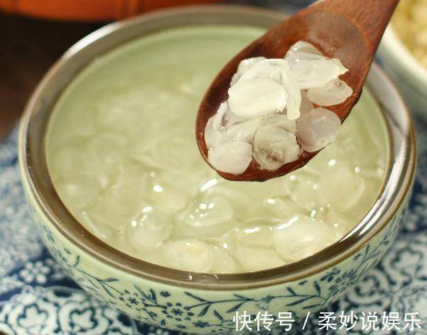 雌激素|女人不想老太快，吃6种美食，激发雌激素，呵护卵巢更显女人味！