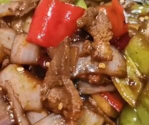 口感嫩滑,汤汁浓郁,每次上桌连汤汁都不剩,特别好吃的家常菜