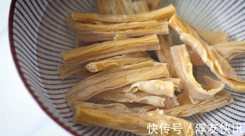 保质期|无论冬夏，用这方法泡腐竹，10分钟就泡开，柔软又筋道，还没硬心