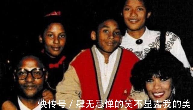 坯子|科比亲姐姐旧照曝光，曾经也是美人坯子！始终保护瓦妮莎，感动