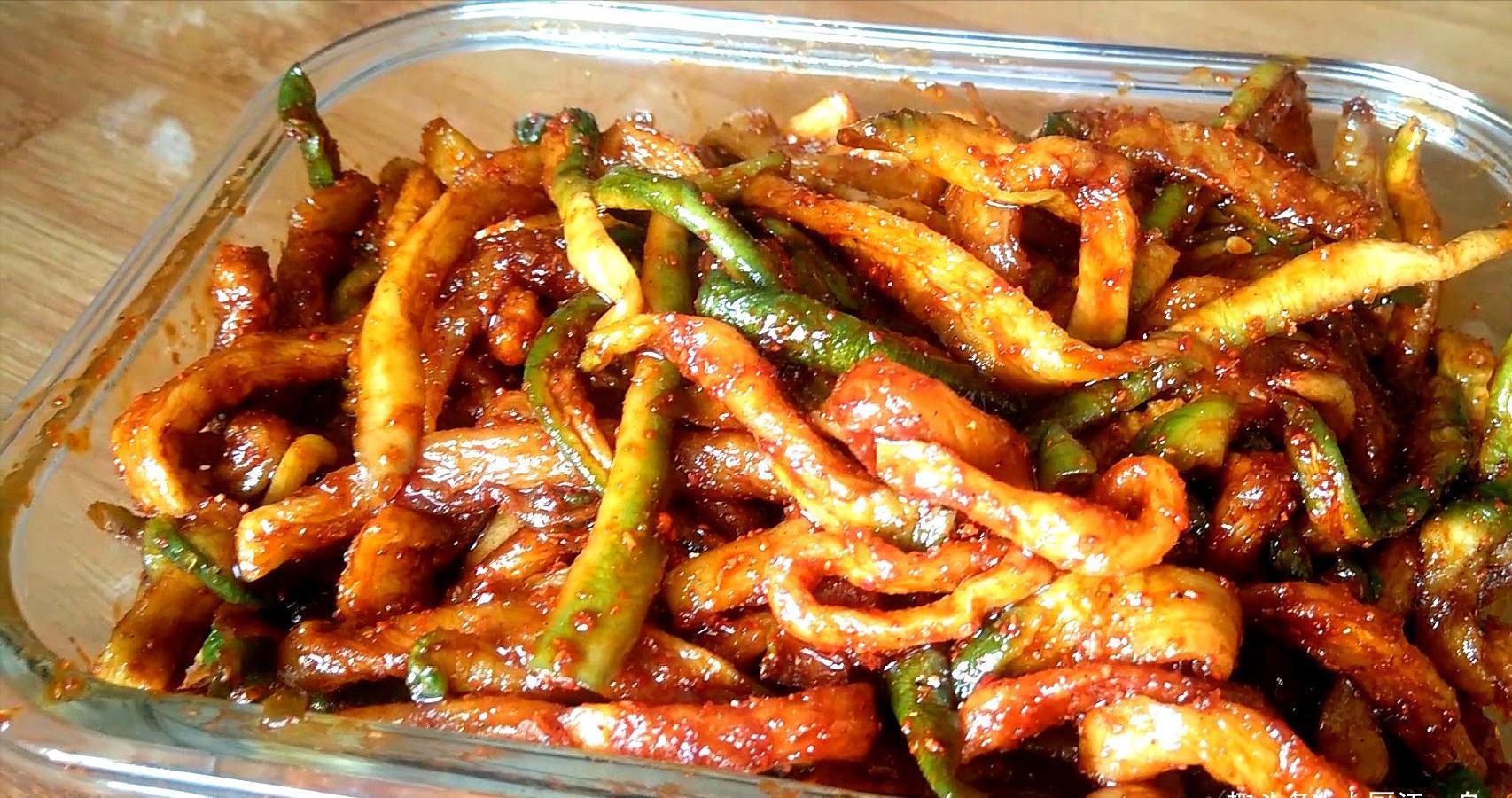 腌萝卜干的季节到了，香辣爽脆，做法简单，放一年也不怕坏