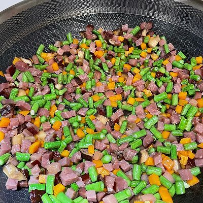 电饭煲|腊肉豆角焖饭