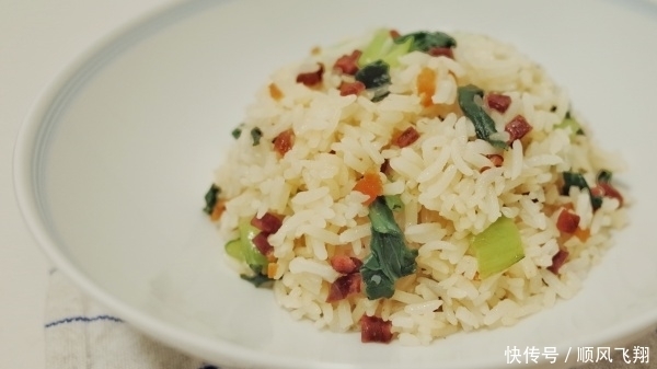 花式|电饭煲你还仅用来蒸白米饭吗?这样的花式米饭特别适合上班族!