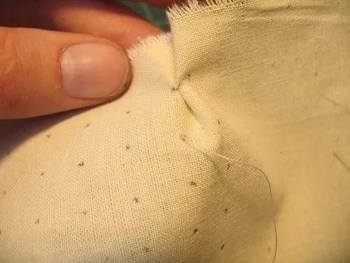 时装|干货丨时装大牌设计师都在用的手艺学会手工绣缀,给你的创意立裁加加餐