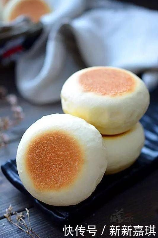 孩子|这种饼不加一滴水,吃在嘴里满口香,出锅后孩子都抢着吃!