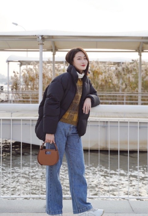 紧身裤 穿来穿去,还是更爱“阔腿裤”,遮肉显瘦又百搭,咋穿都好看