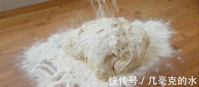 包子这样做,柔软鲜嫩,不用揉面、不用擀皮,做法简单又营养!
