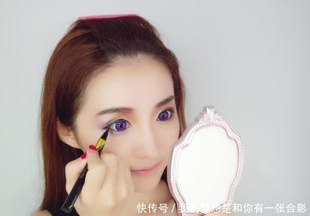 00后女神仿妆“王者貂蝉”，结果网友惊叹：这细节还原的也太像了