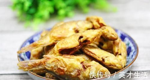 它是鱼腥的“克星”,洗鱼时加一点,保证鱼肉鲜嫩无腥味,特香