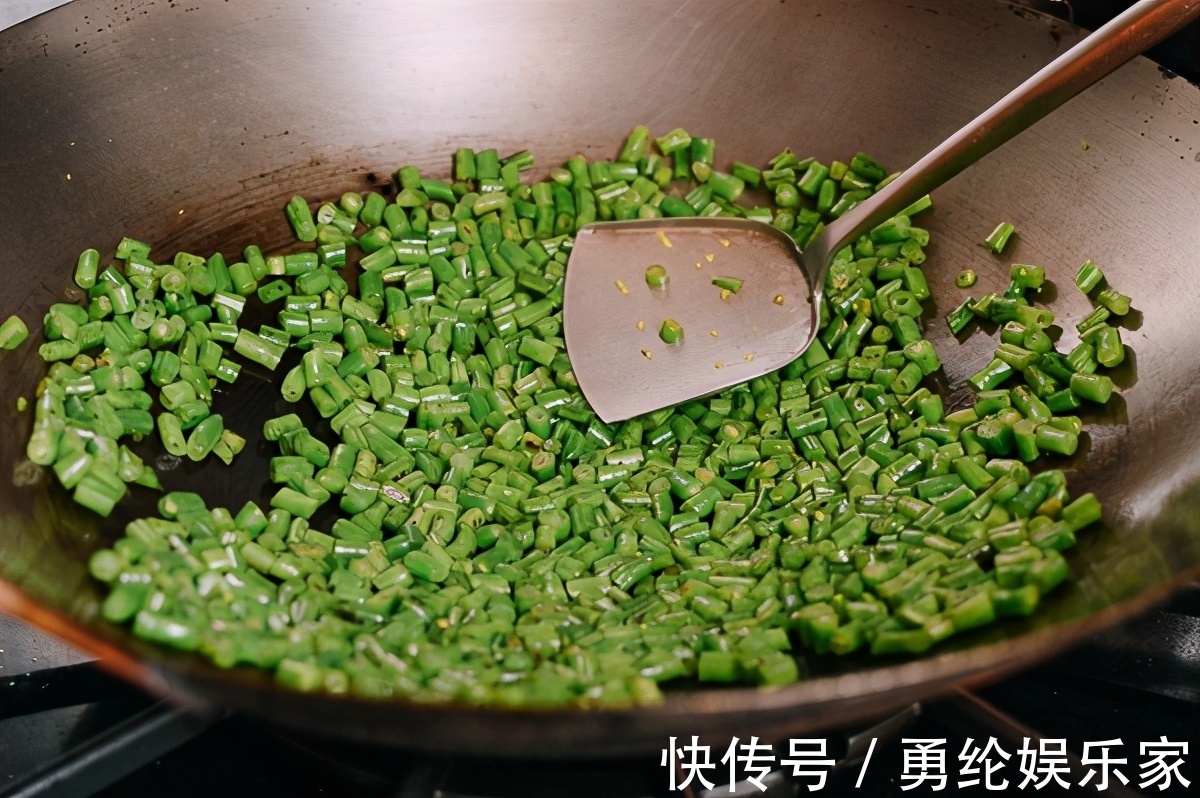 做法|开胃下饭的干煸四季豆,做法简单,香辣开胃,全家都爱吃