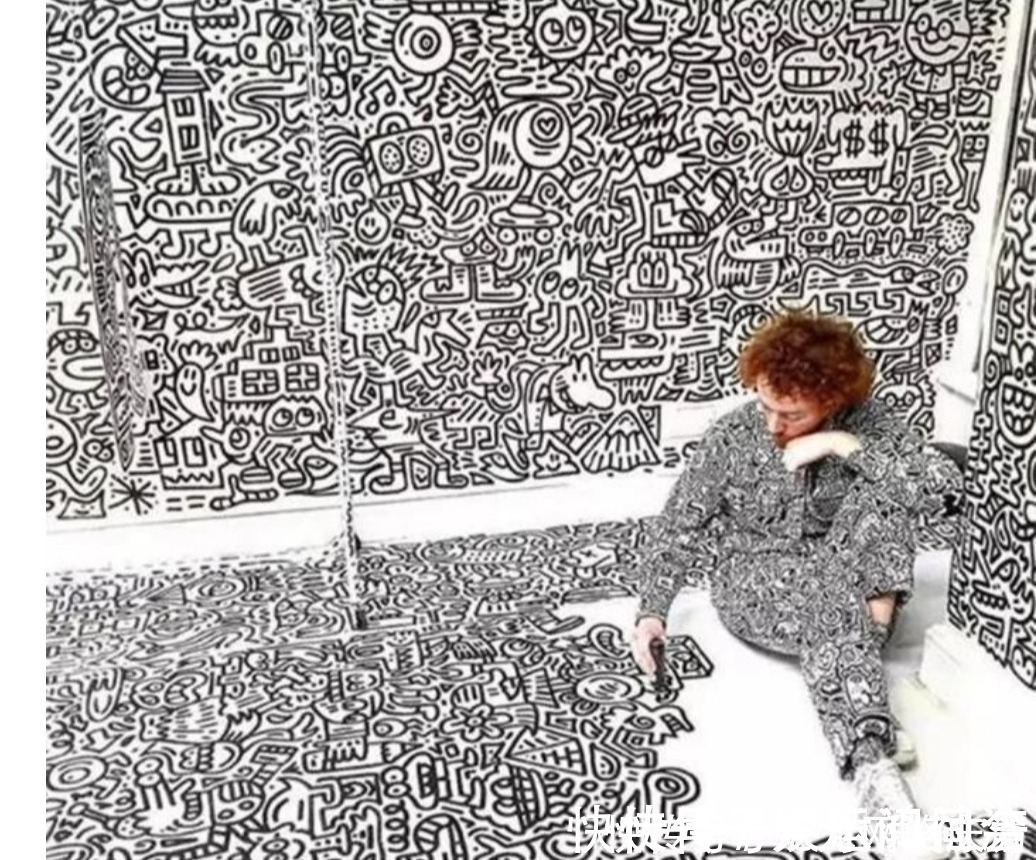 家里面@他是英国“灵魂画家”,跟画融为一体,所到之处全是画