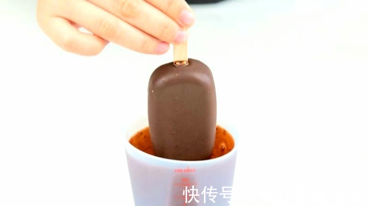 脆皮|手把手教你自制脆皮雪糕,奶香浓郁嘎嘣脆,口感超棒关键还实惠!