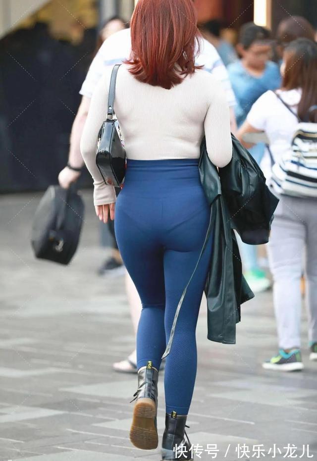 小蛮腰 舒适服帖的打底裤穿搭彰显年轻人的风采,展示美丽小脚,突显档次