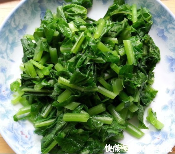 爆炒萝卜缨|这菜当“垃圾”，却是清肠高手，排出毒素，血管干净，体重悄悄降